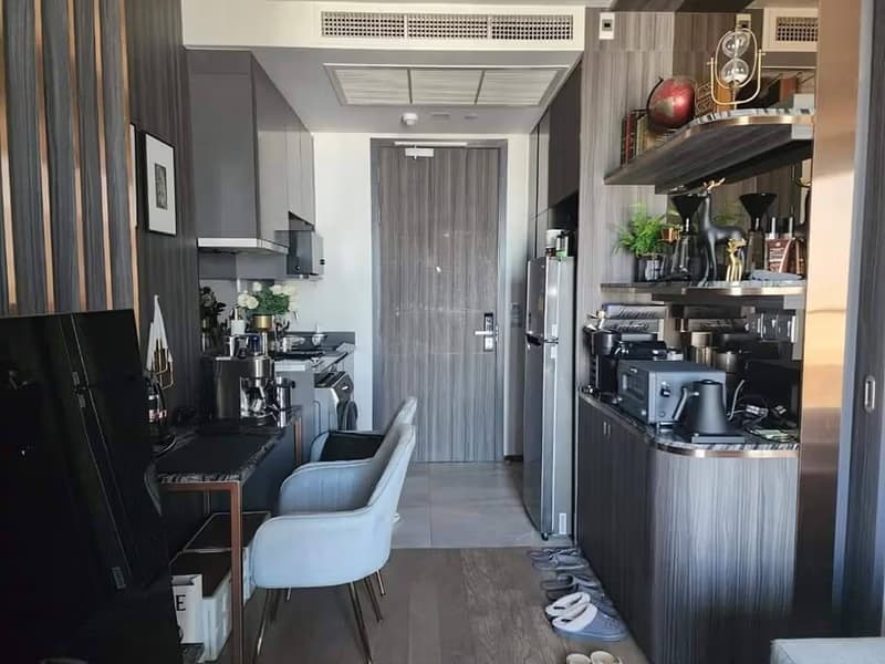 1 Bedroom Condo