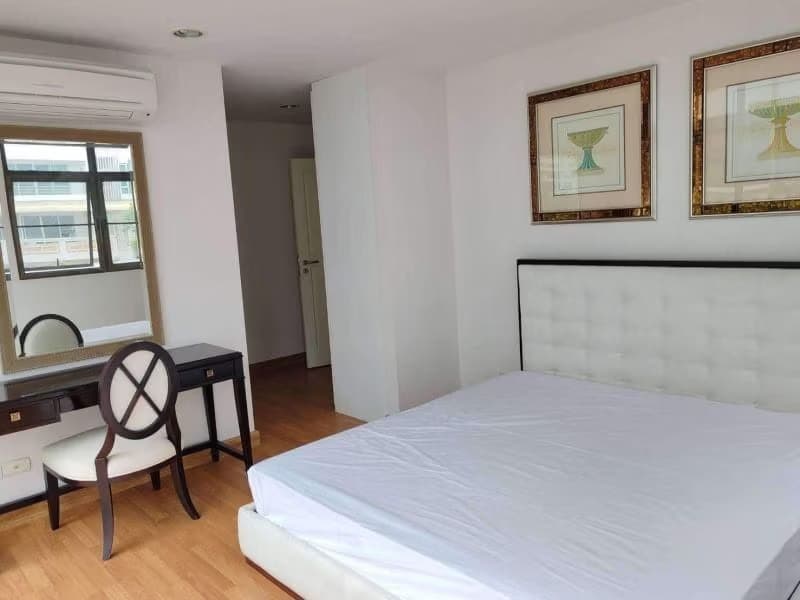 2 Bed Condo for Rent in Khlong Toei