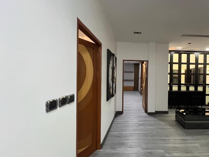 5 Bed Townhouse for Rent in Khlong Toei