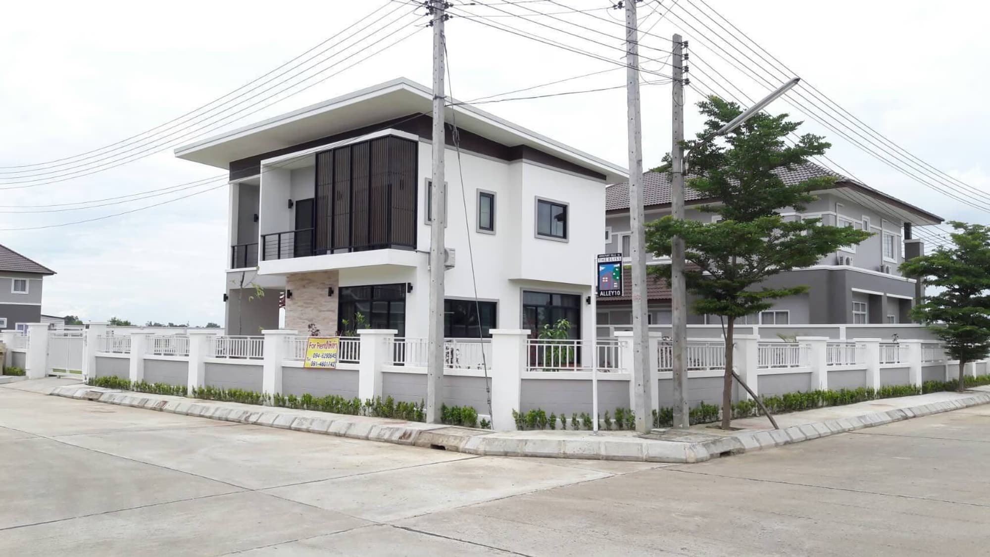 3 Bed House for Rent and Sale in San Kamphaeng - Image 15