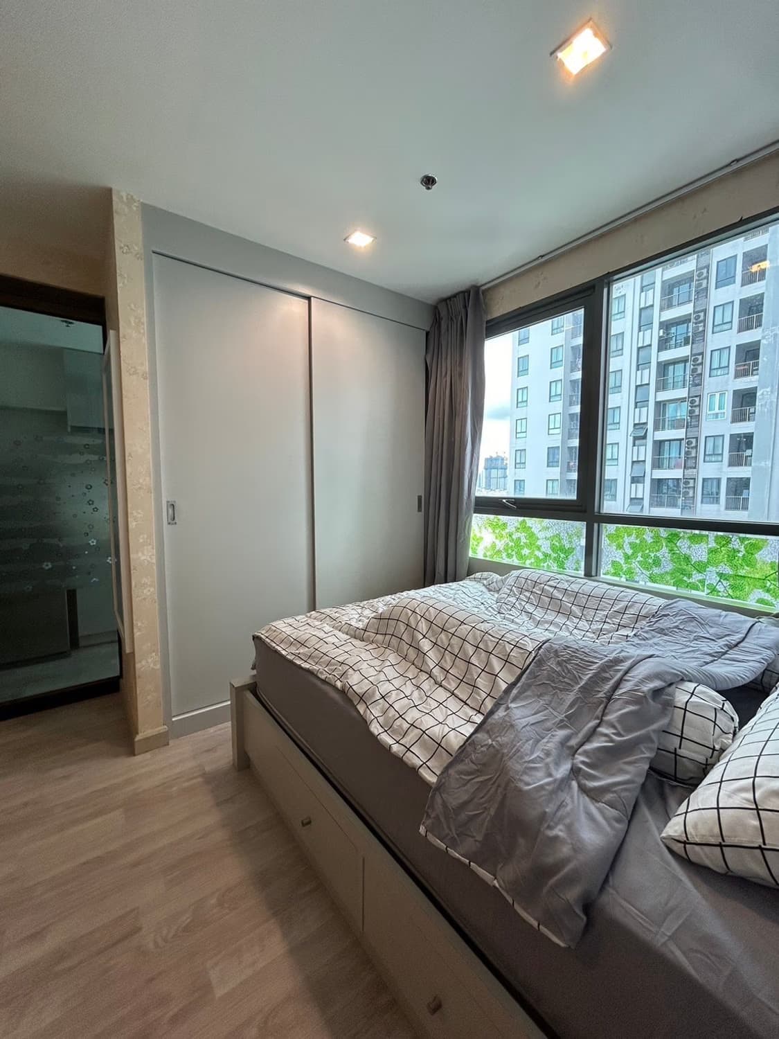 Studio Condo for Sale in undefined - Image 2