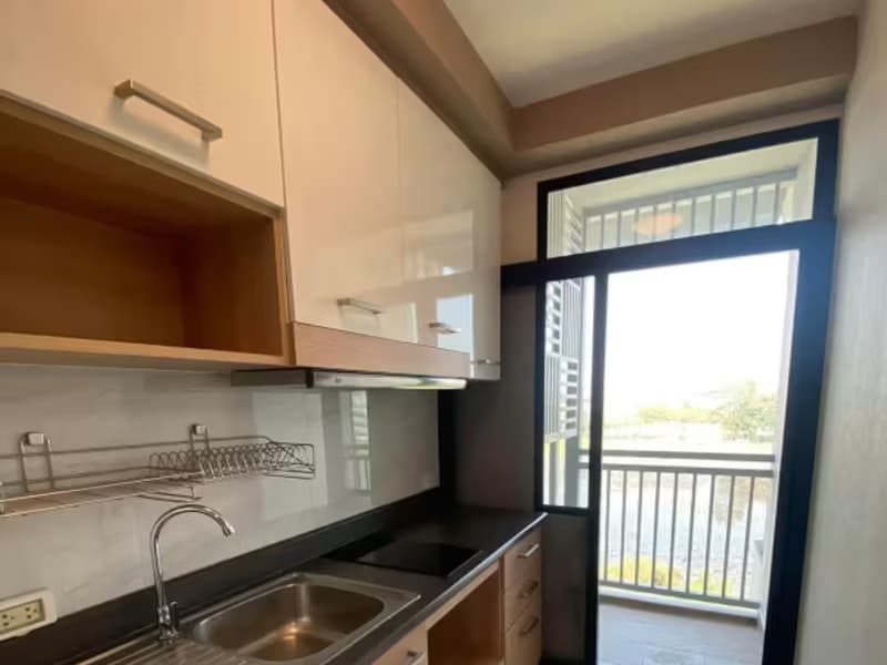1 Bedroom Condo