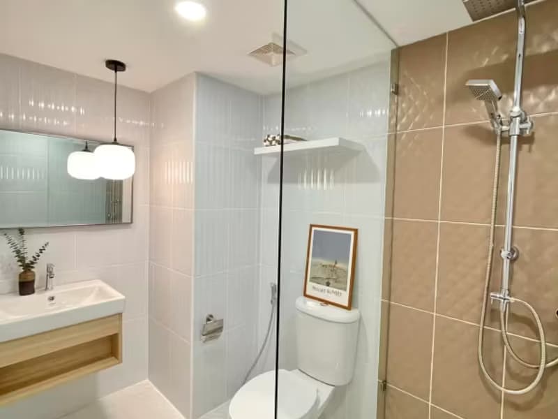 1 Bedroom Condo
