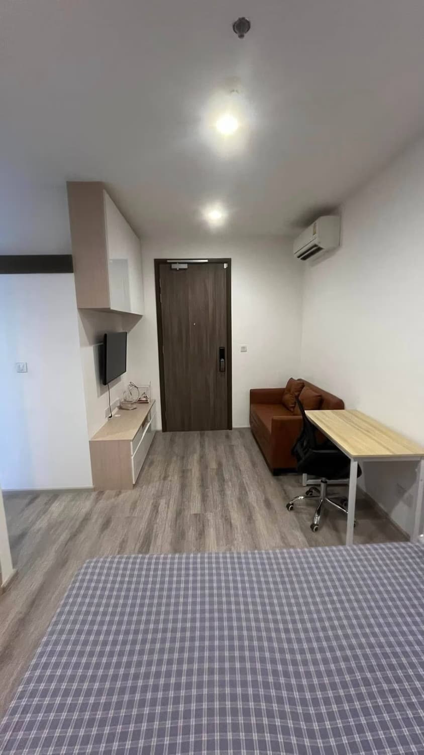 Studio Condo for Rent in Huai Khwang - Image 1