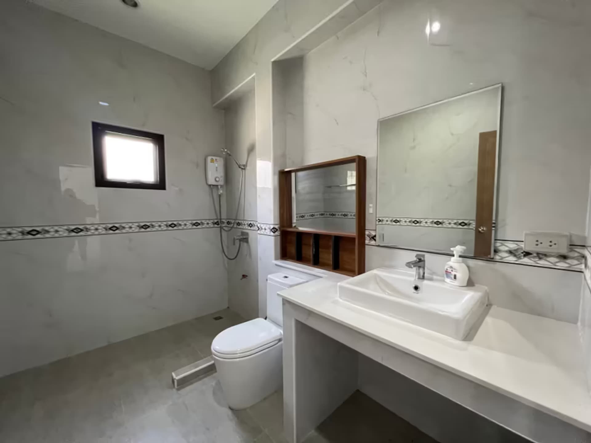 3 Bedroom House - Image 11