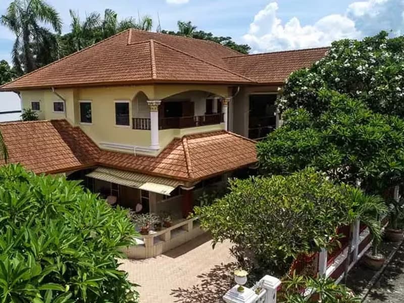 5 Bedroom House