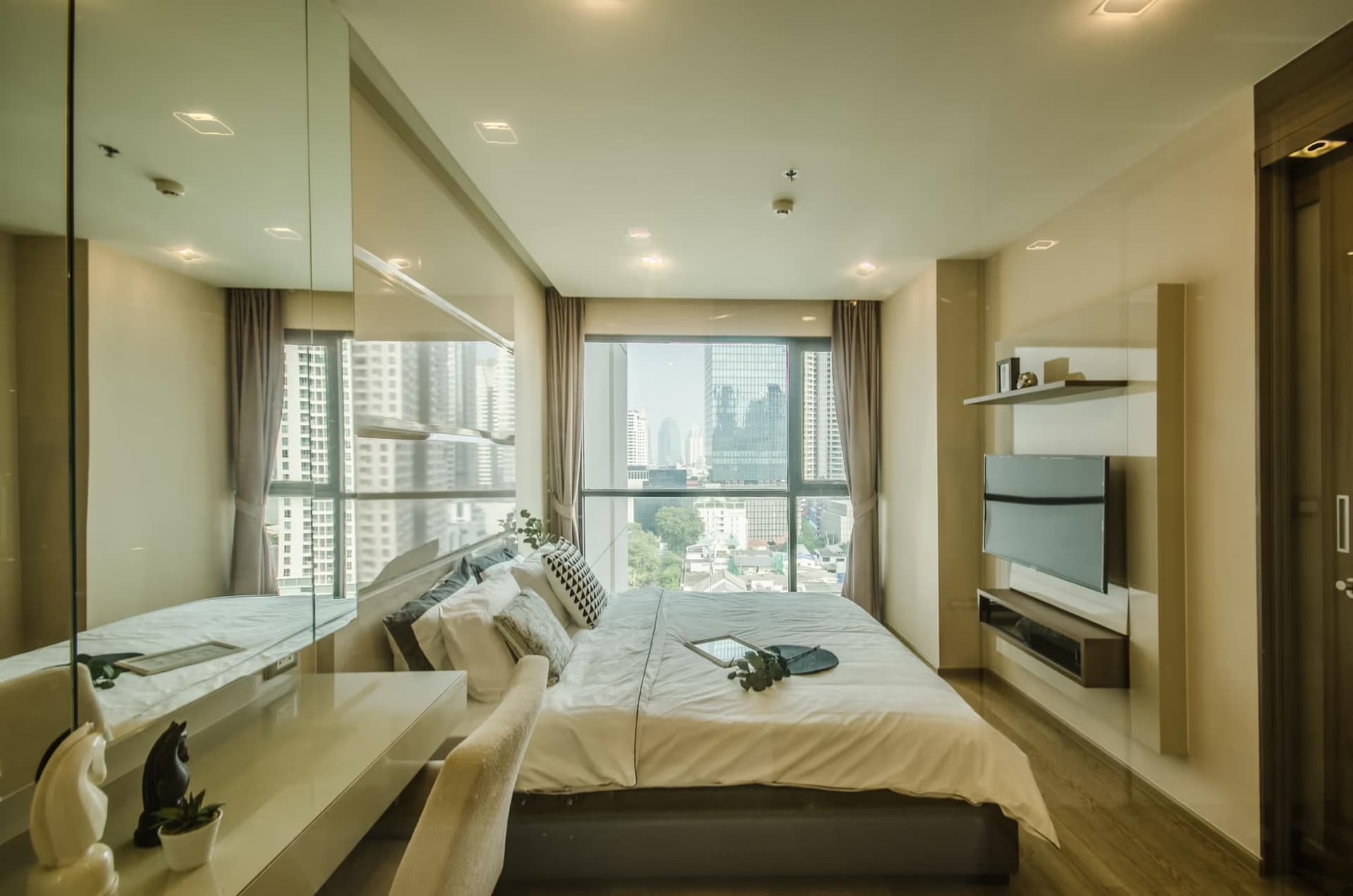 1 Bed Condo for Sale in Bang Rak - Image 6