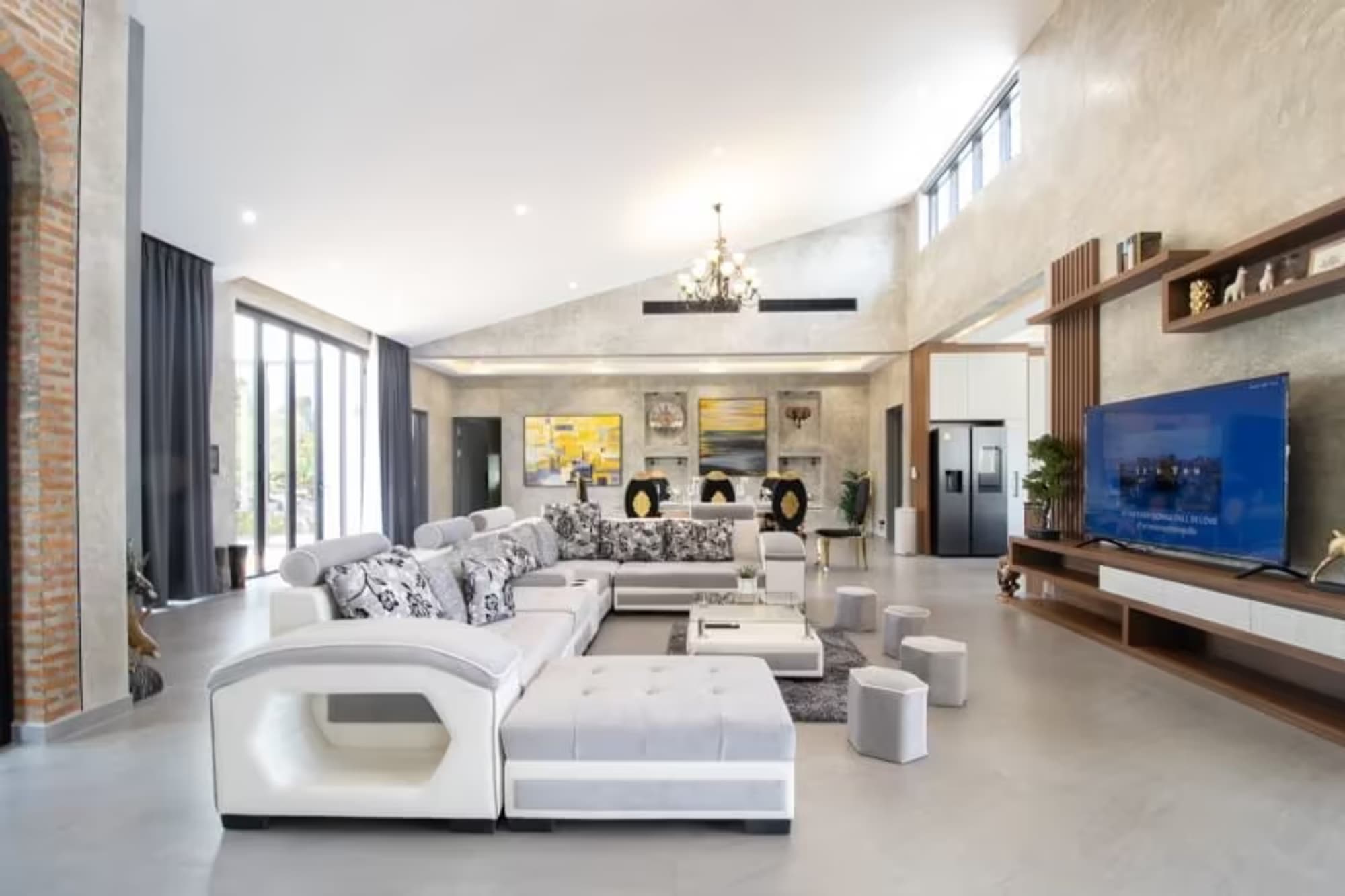4 Bedroom House - Image 8