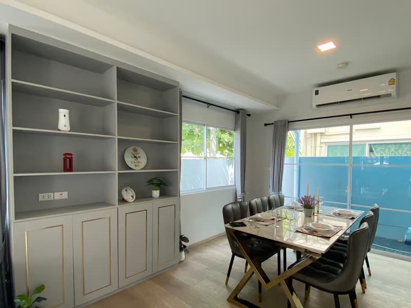3 Bed Townhouse for Rent in Bang Phli
