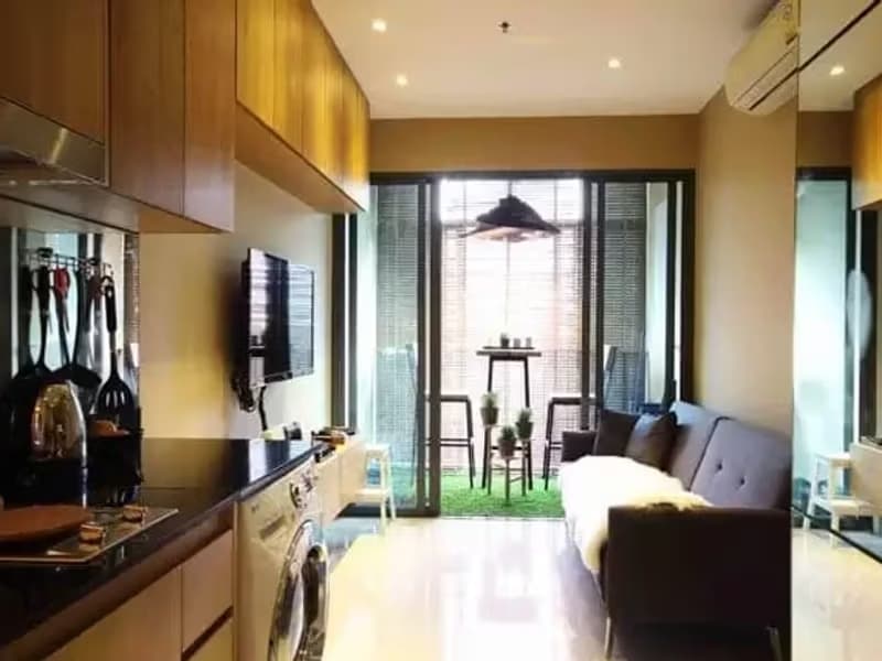 1 Bedroom Condo