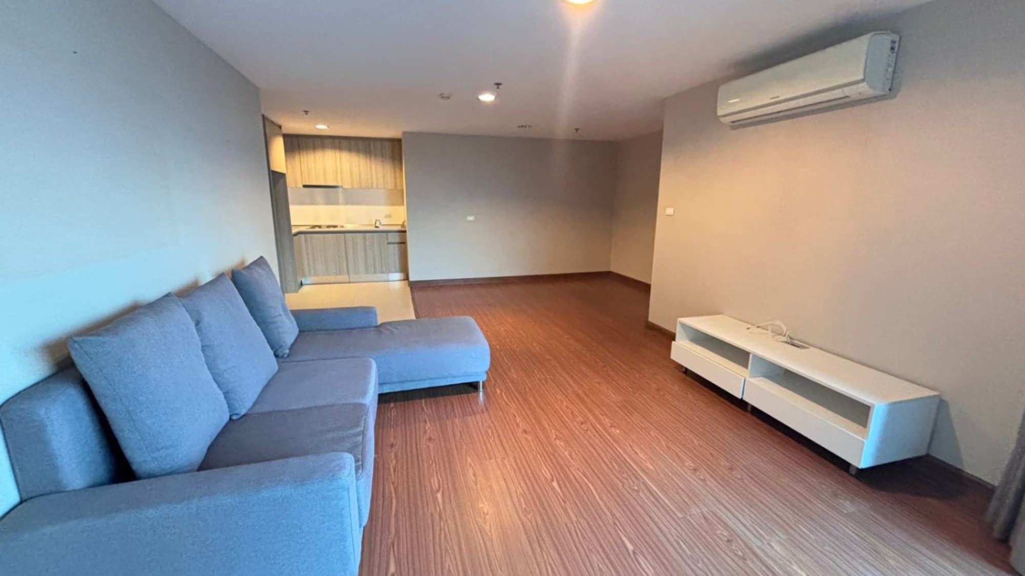2 Bed Condo for Sale in Huai Khwang - Image 2