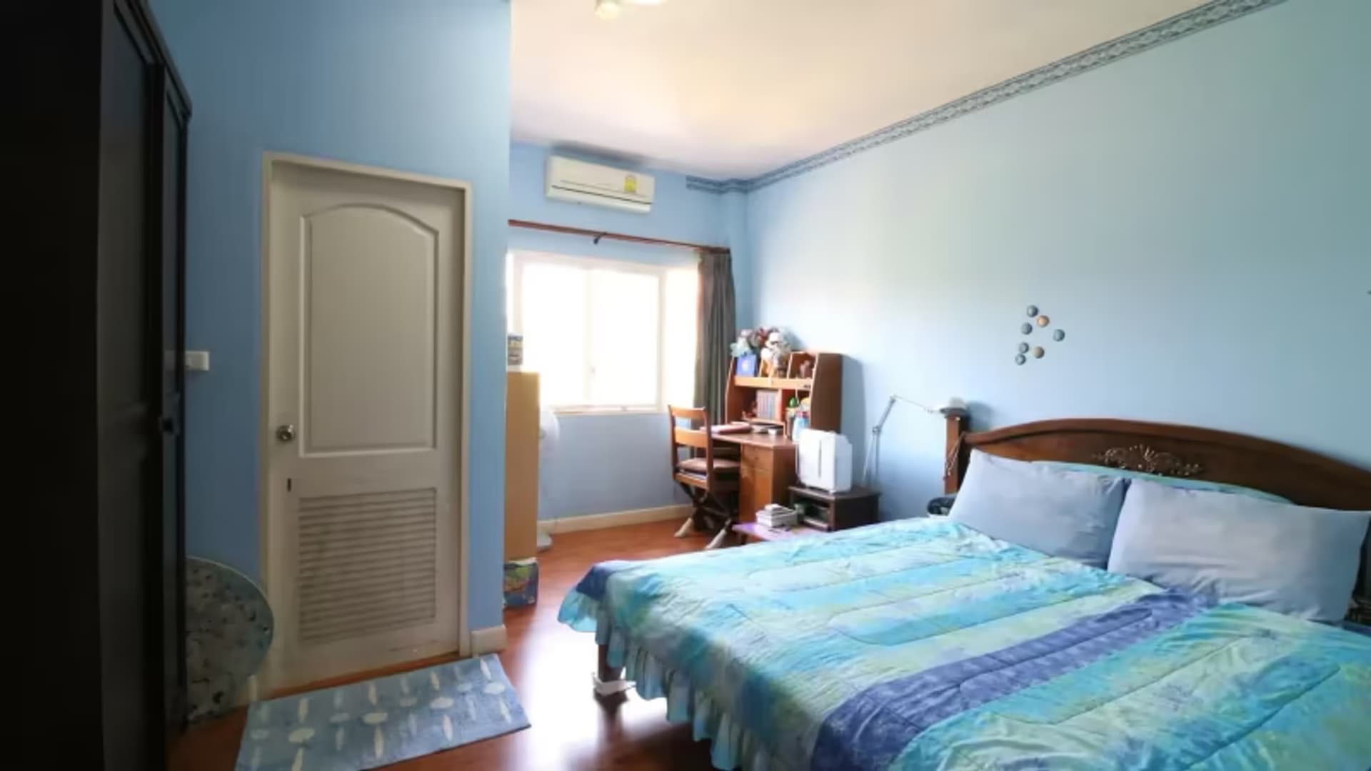 4 Bedroom House - Image 9