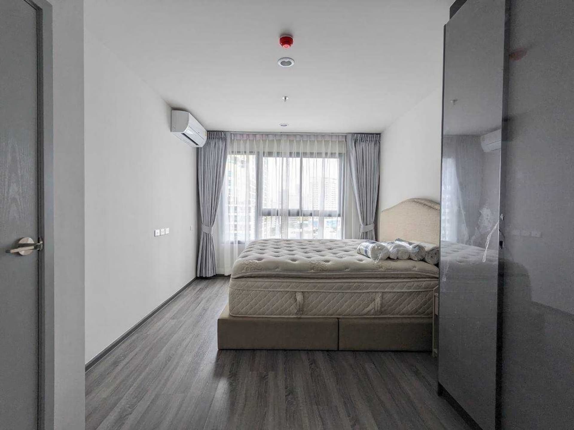 2 Bed Condo for Rent in Bang Rak - Image 8