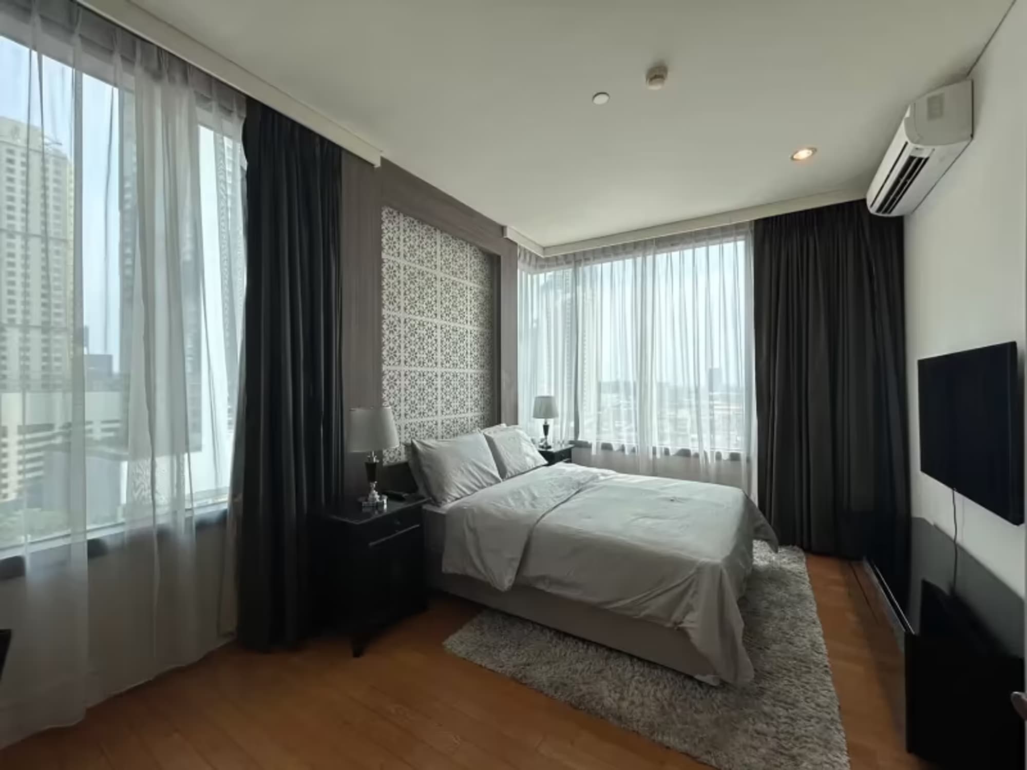 3 Bedroom Condo - Image 5