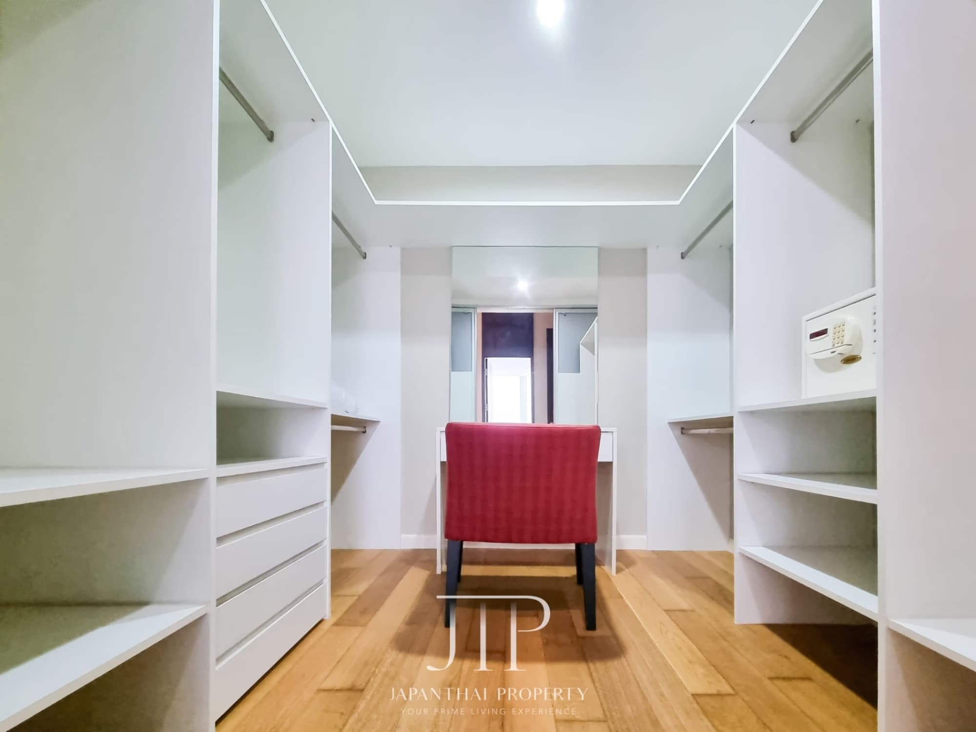 3 Bed Condo for Rent and Sale in Khlong Toei - Image 5