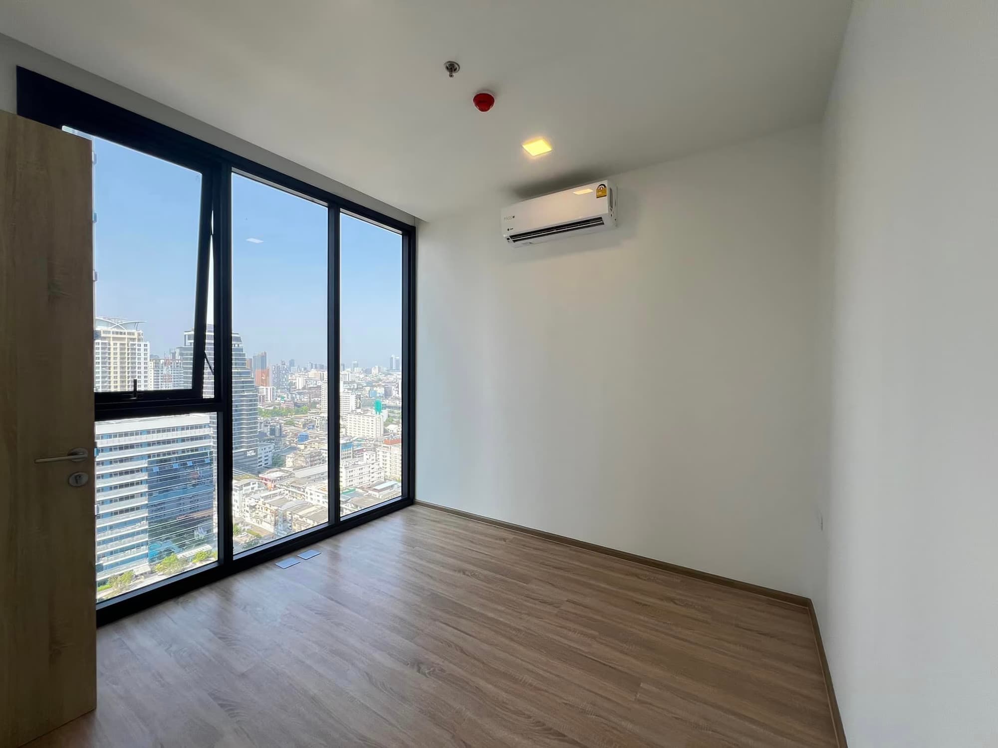 1 Bed Condo for Sale in Ratchathewi - Image 2
