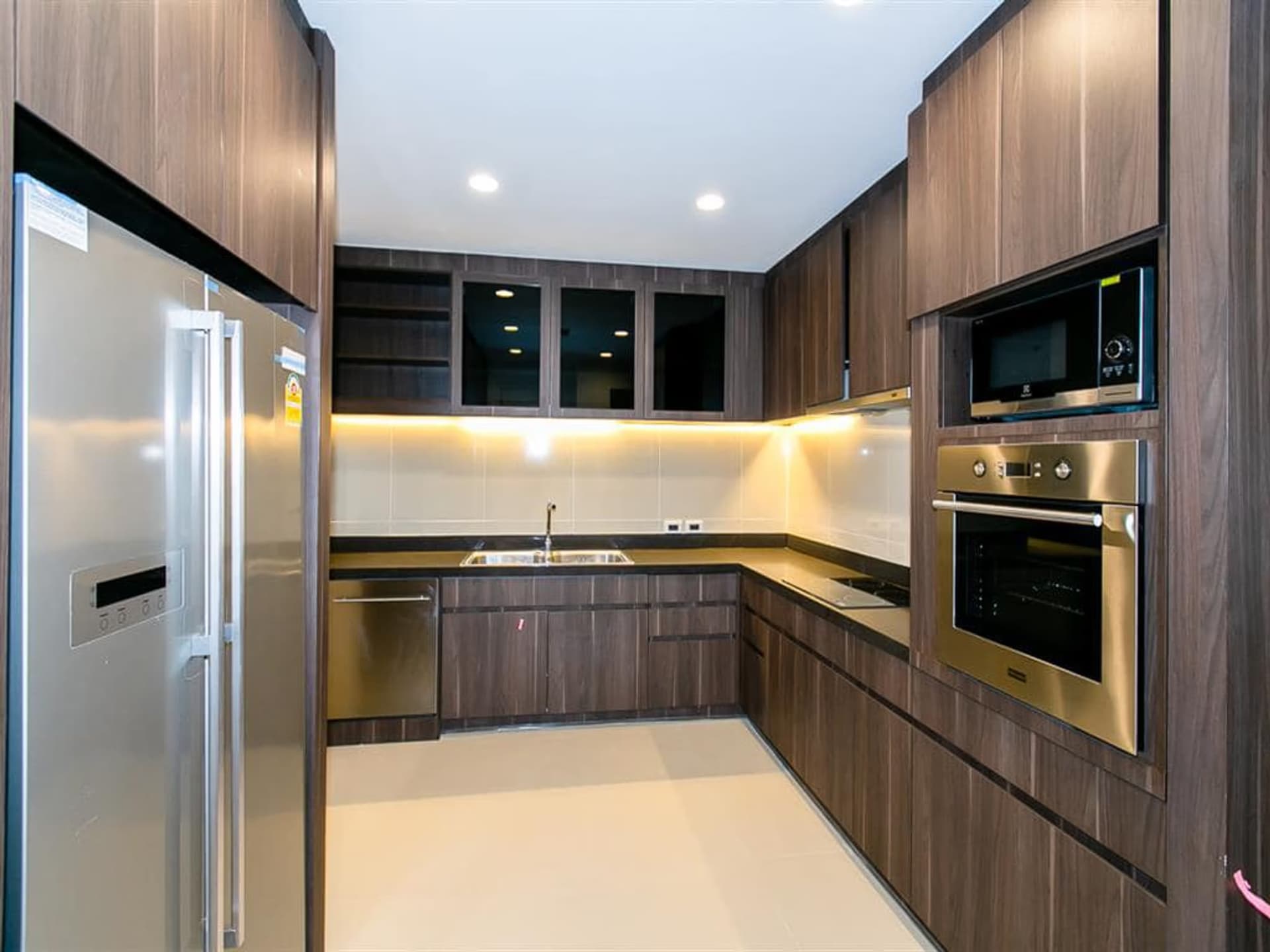 Condo for Rent at Park Court Sukhumvit 77 - Image 9