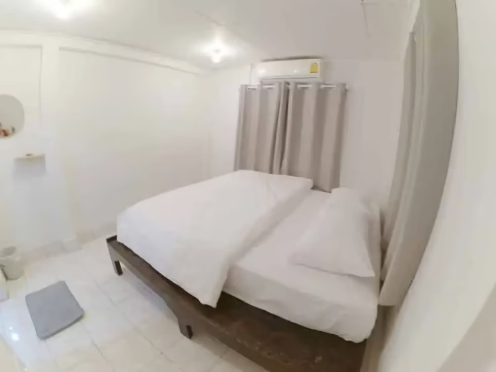 5 Bedroom House - Image 7
