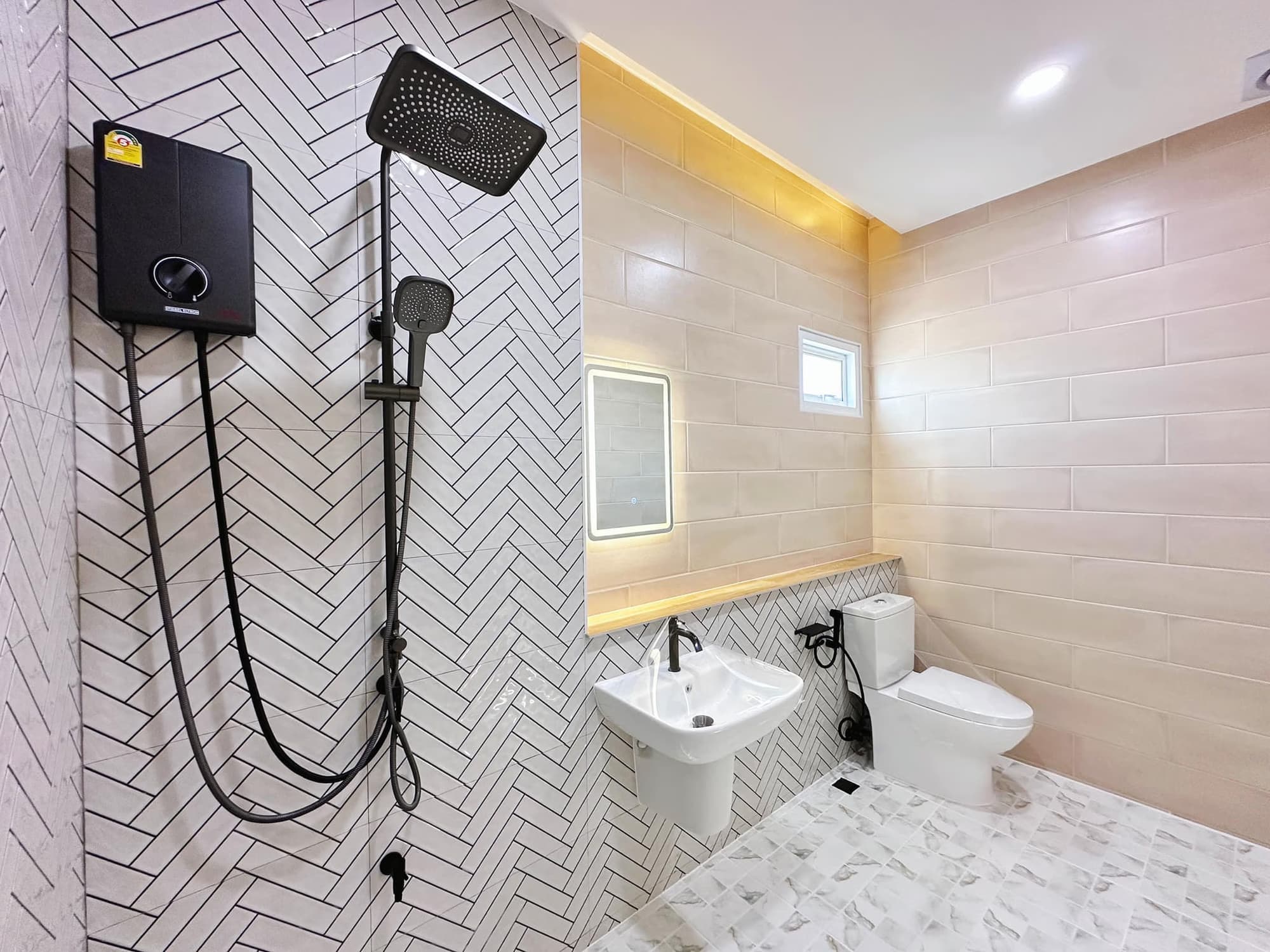 4 Bed House for Sale in Hang Dong - Image 19