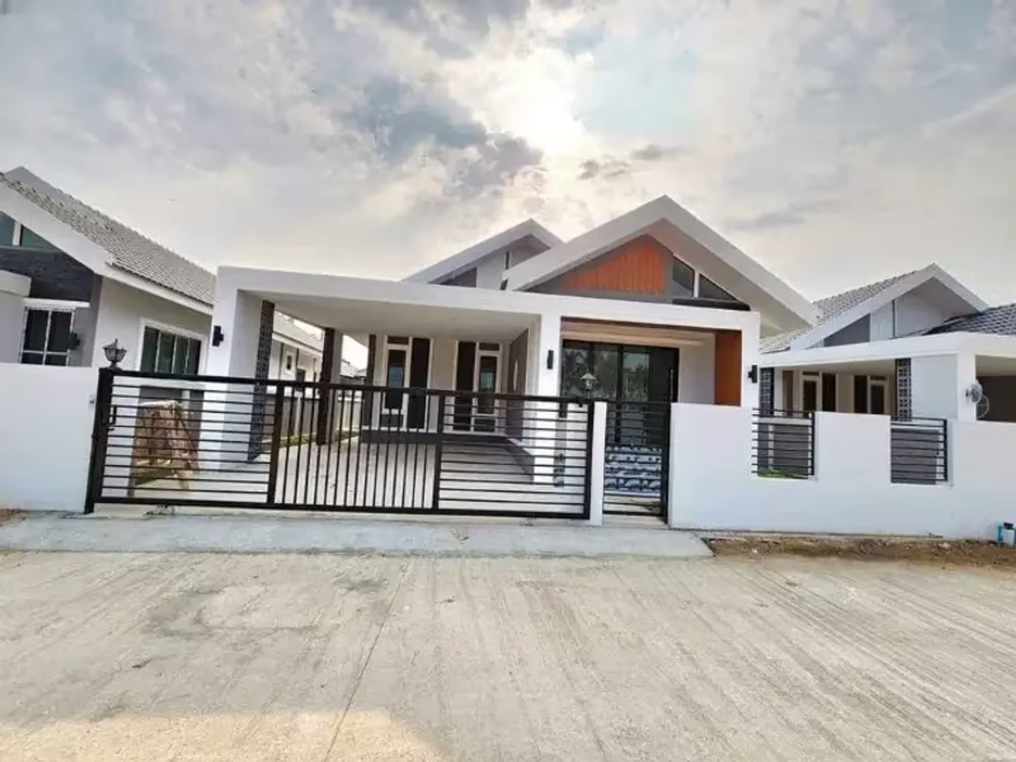 3 Bedroom House - Image 4