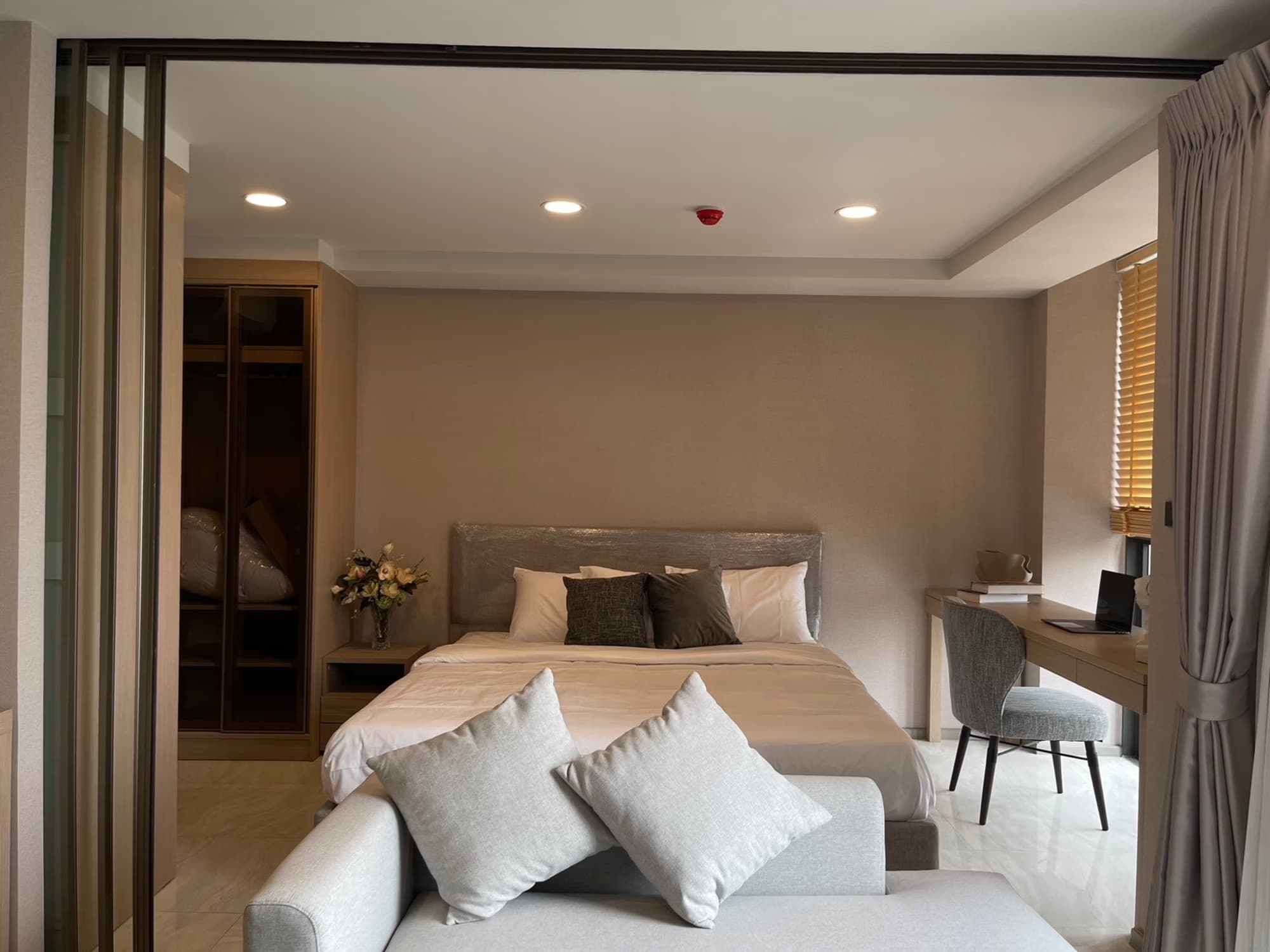 Condo for Sale at Walden Asoke - Image 5