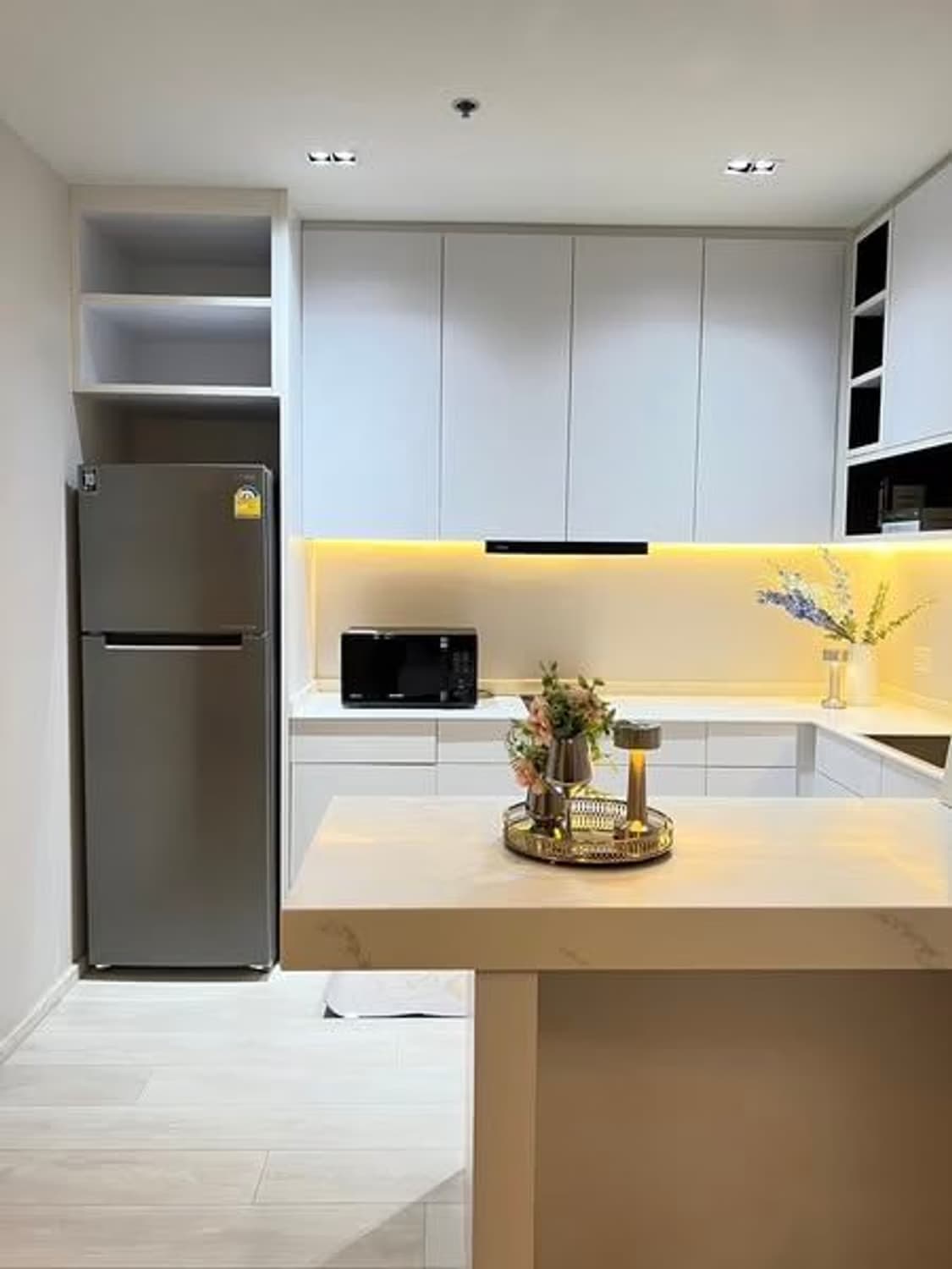 1 Bed Condo for Rent in Pathum Wan - Image 3