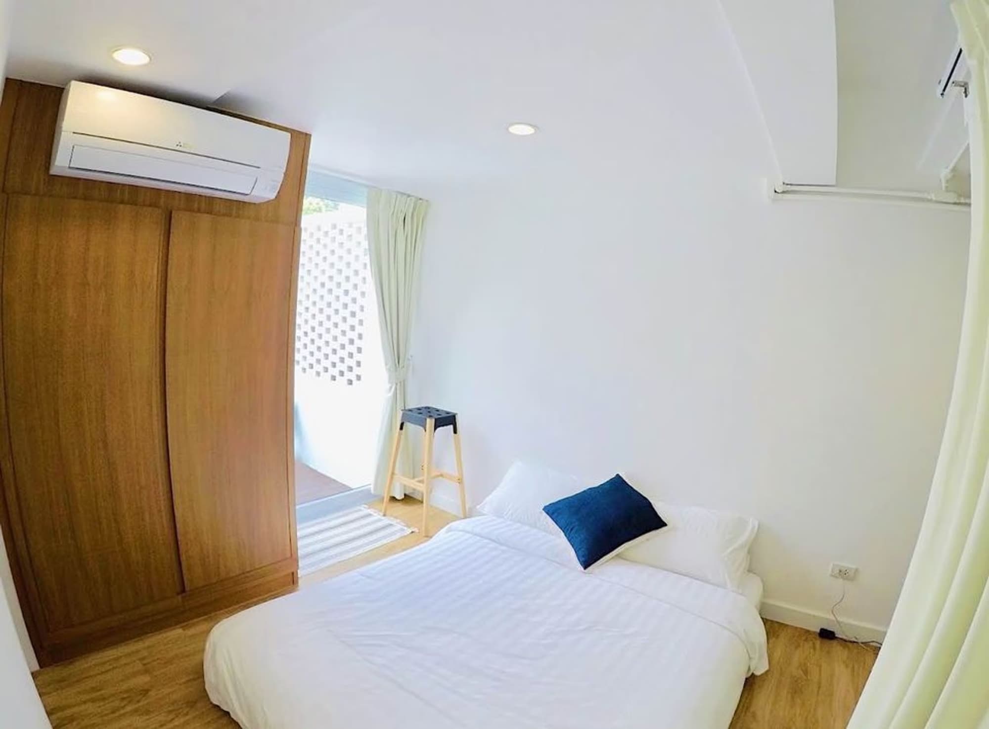  - Image 8