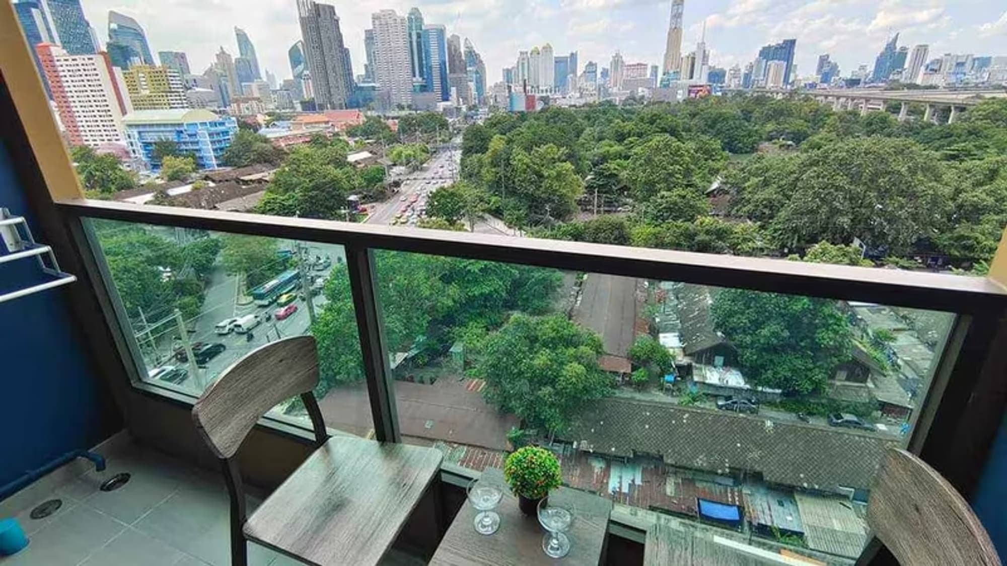 Condo for Rent at Lumpini Suites Phetchaburi-Makkasan - Image 17