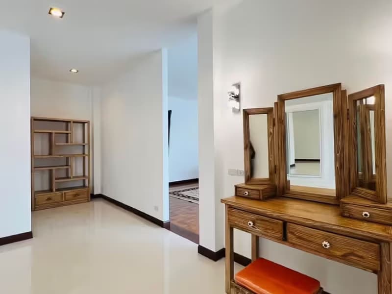 House for Sale in San Phak Wan, Hang Dong.