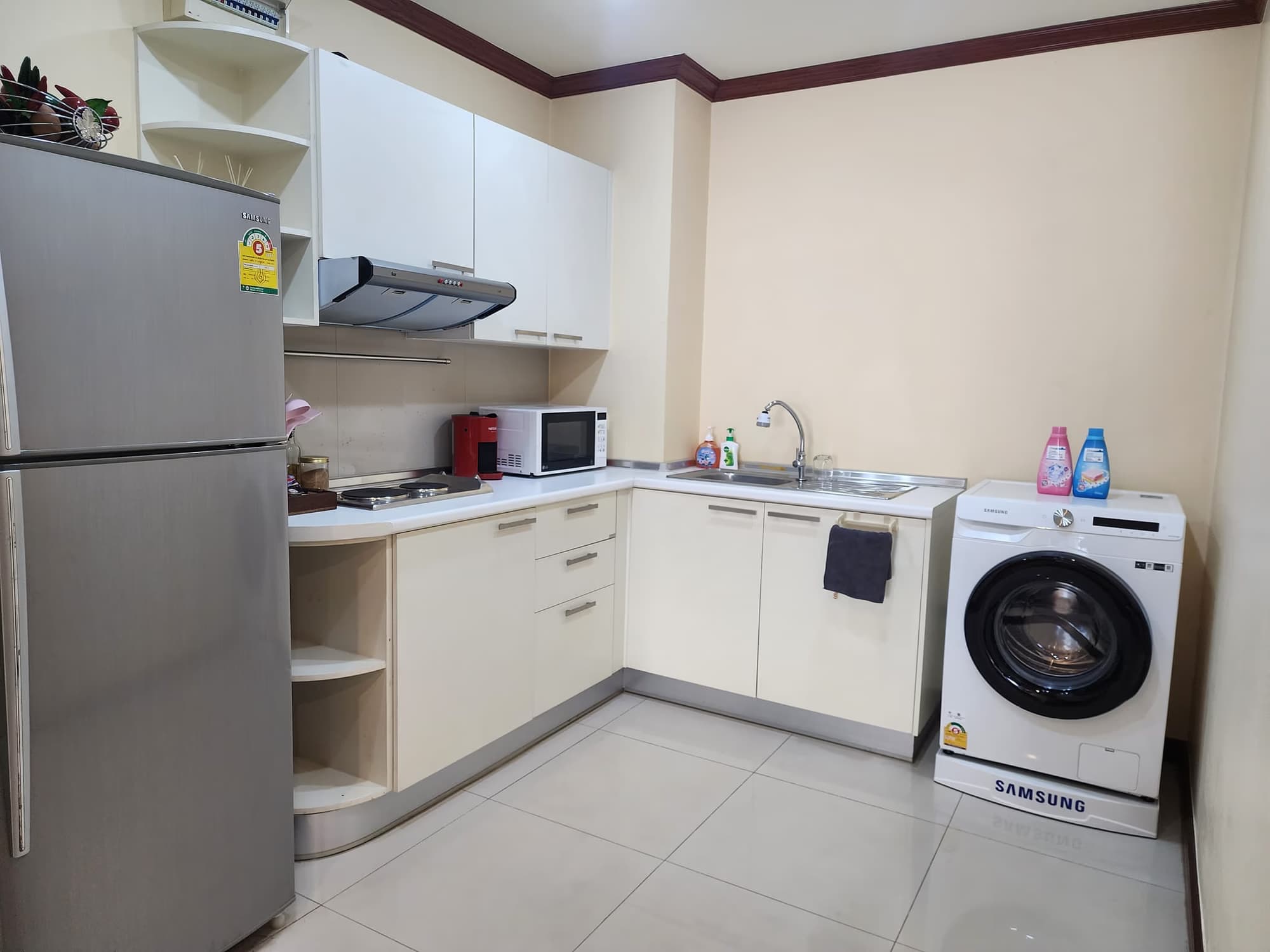 2 Bed Condo for Rent in Din Daeng - Image 4