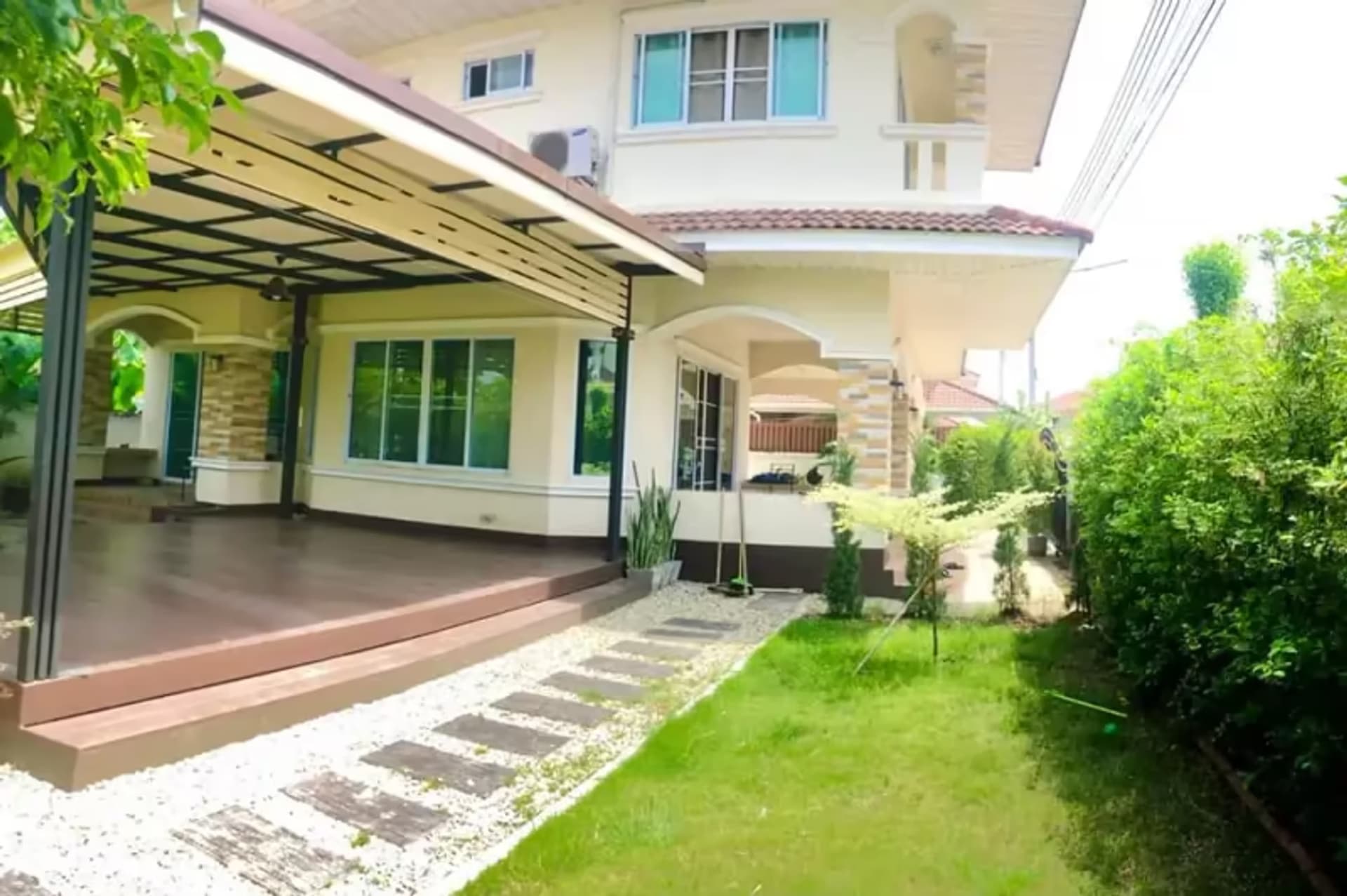 4 Bedroom House - Image 5