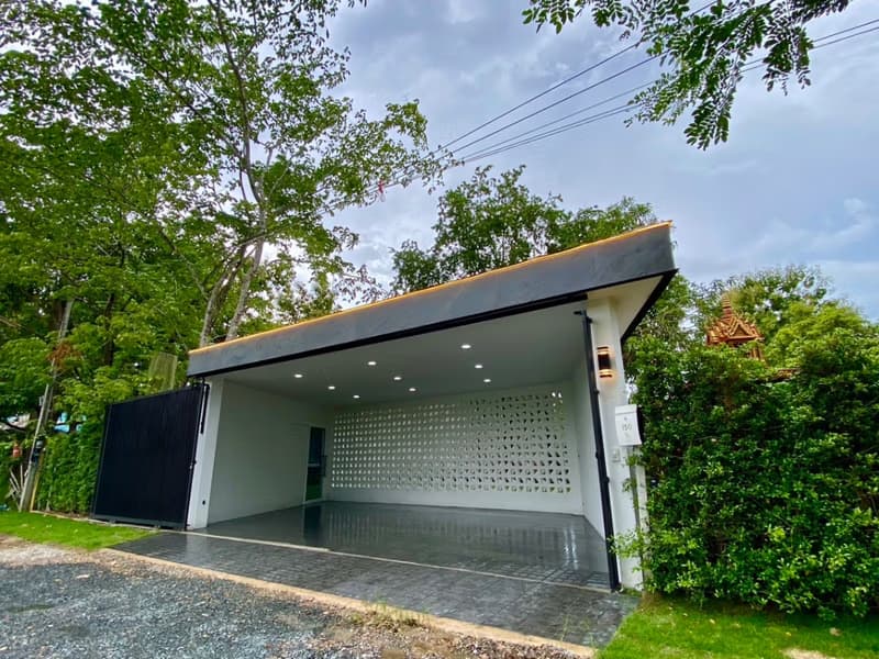 4 Bed House for Sale in San Kamphaeng District