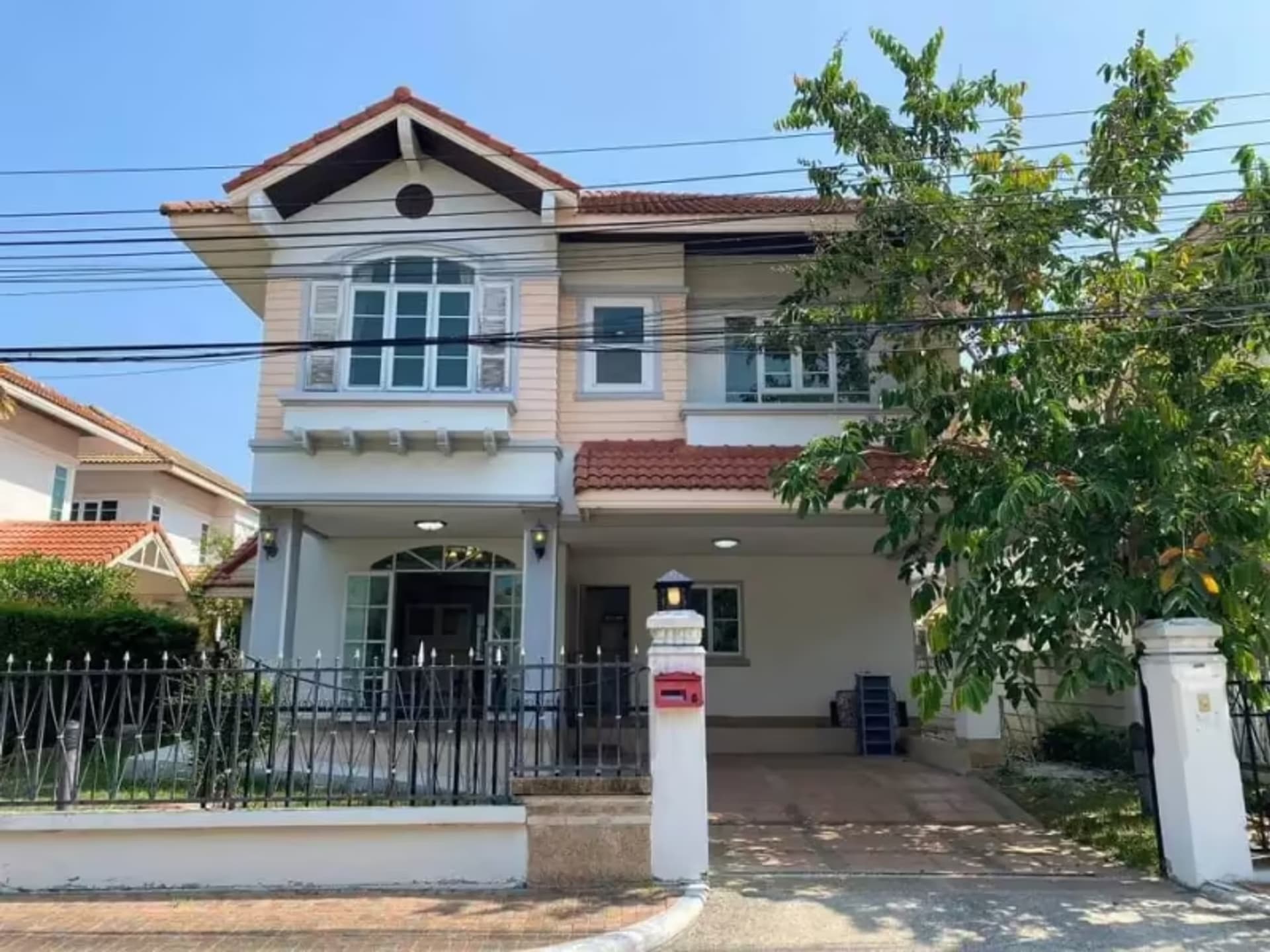 3 Bedroom House - Image 4