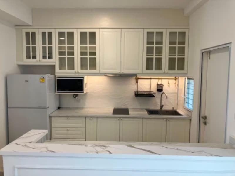 3 Bed Townhouse for Rent in Prawet