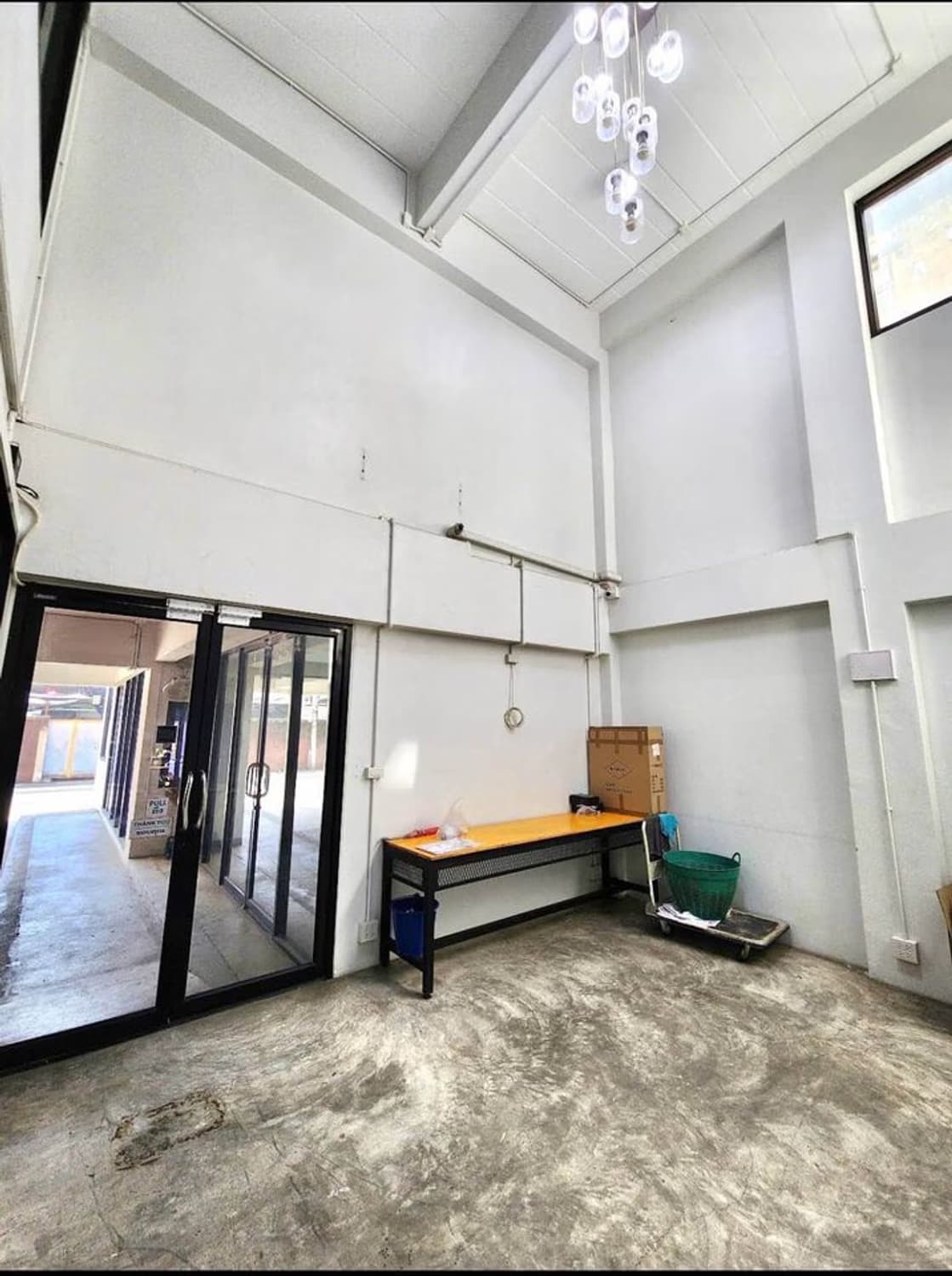 3 Bed Commercial for Rent and Sale in Din Daeng - Image 10