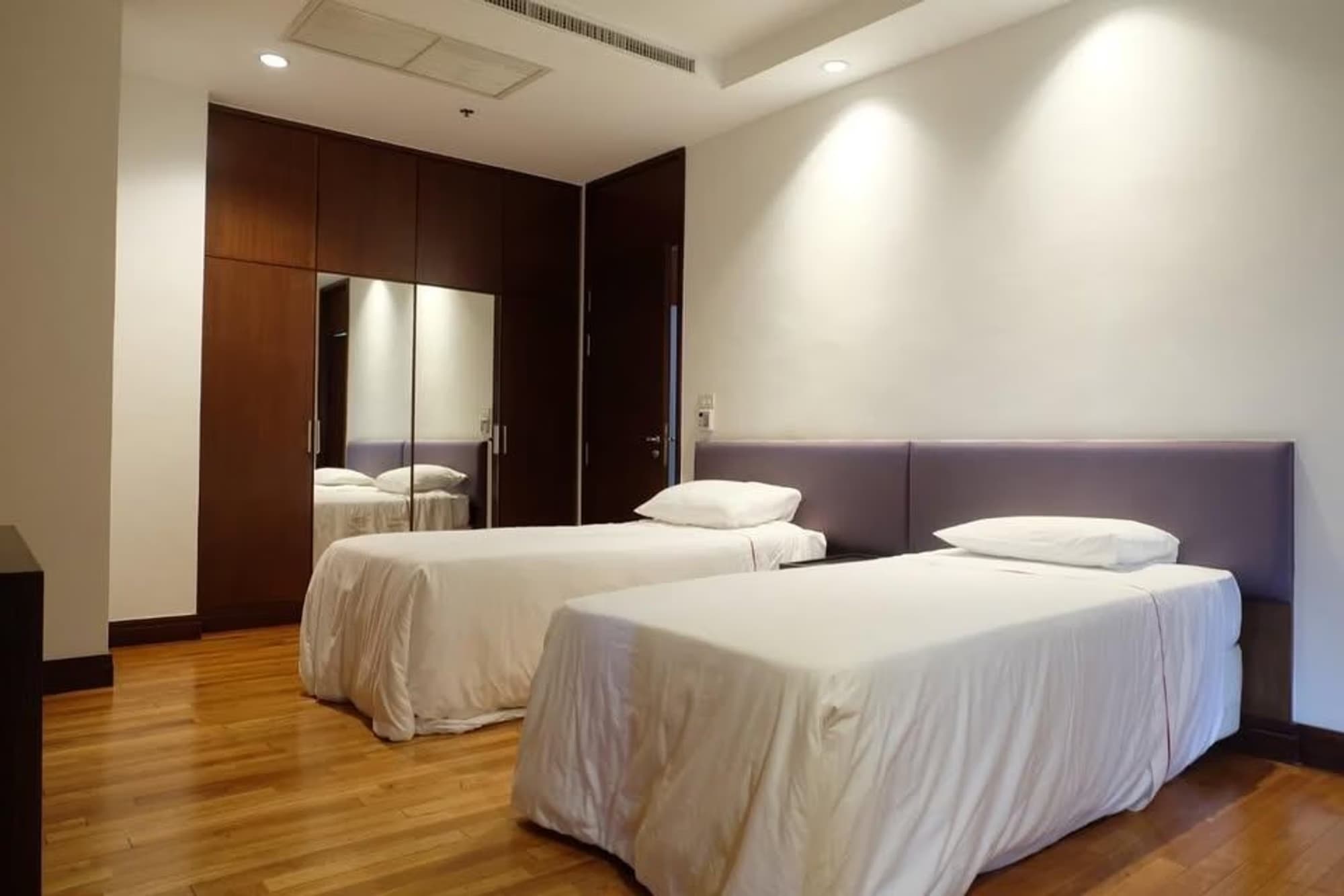 3 卧室 公寓 用于 出租 在 Pathum Wan - Image 10
