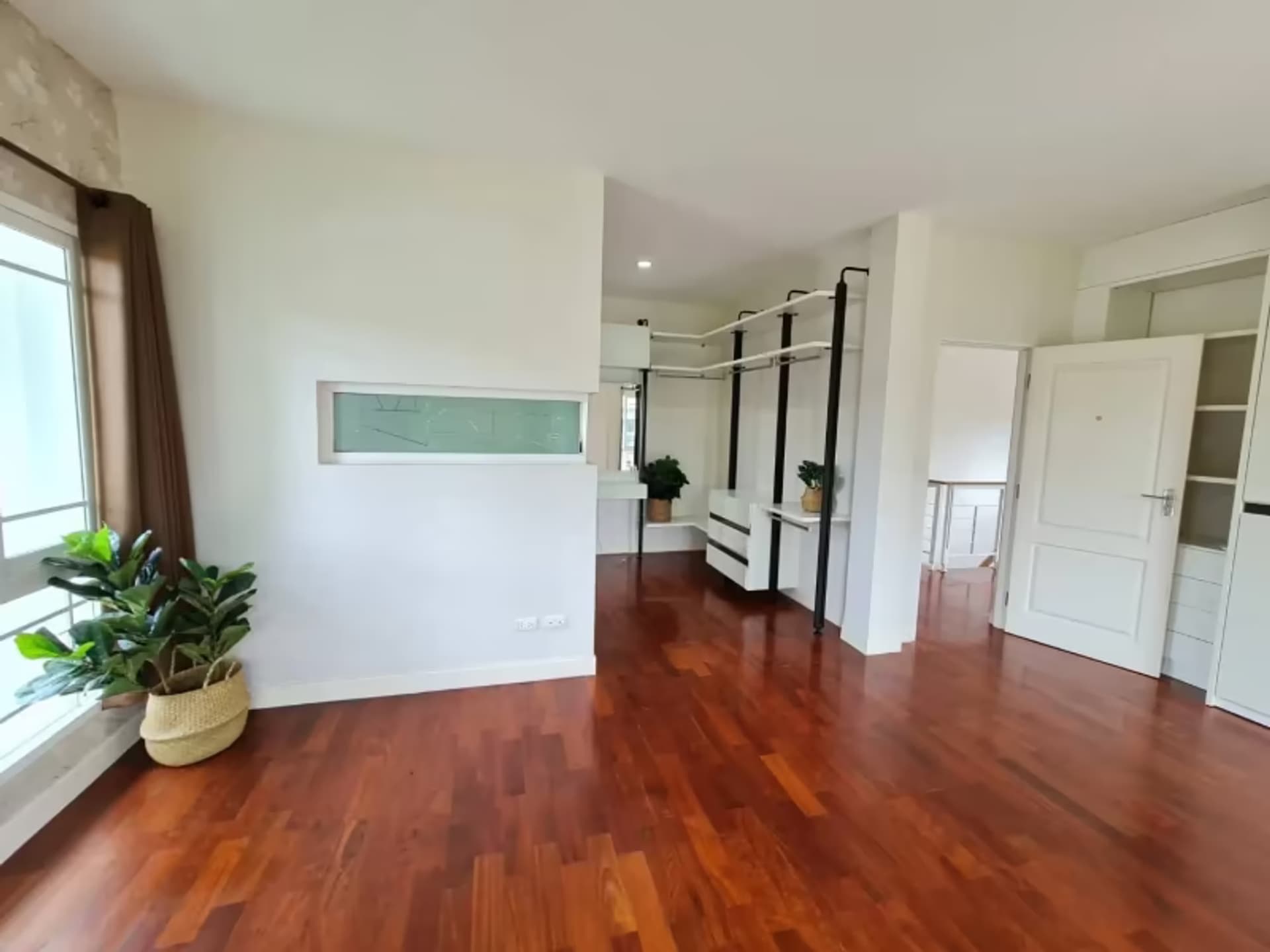4 Bedroom House - Image 16