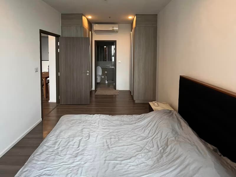 Condo for Rent at Whizdom Essence Sukhumvit 101