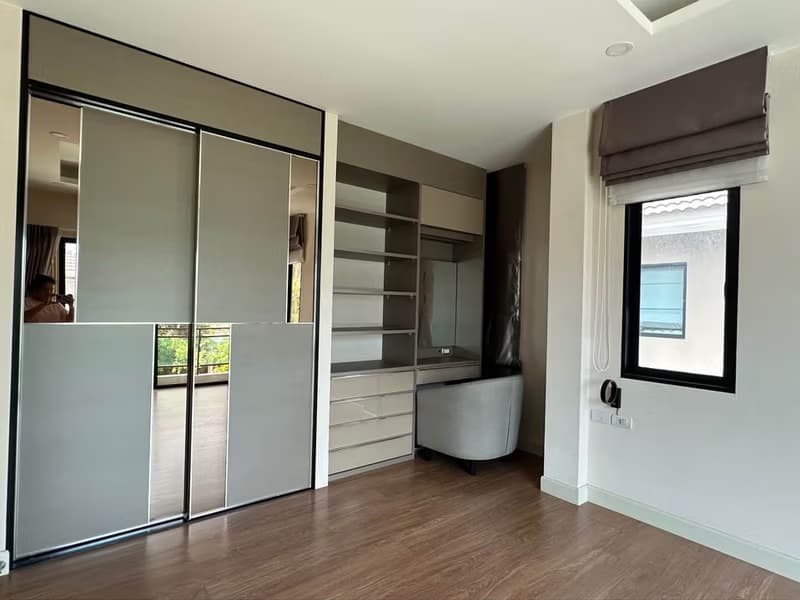 House for Sale in PrawetPrawet.