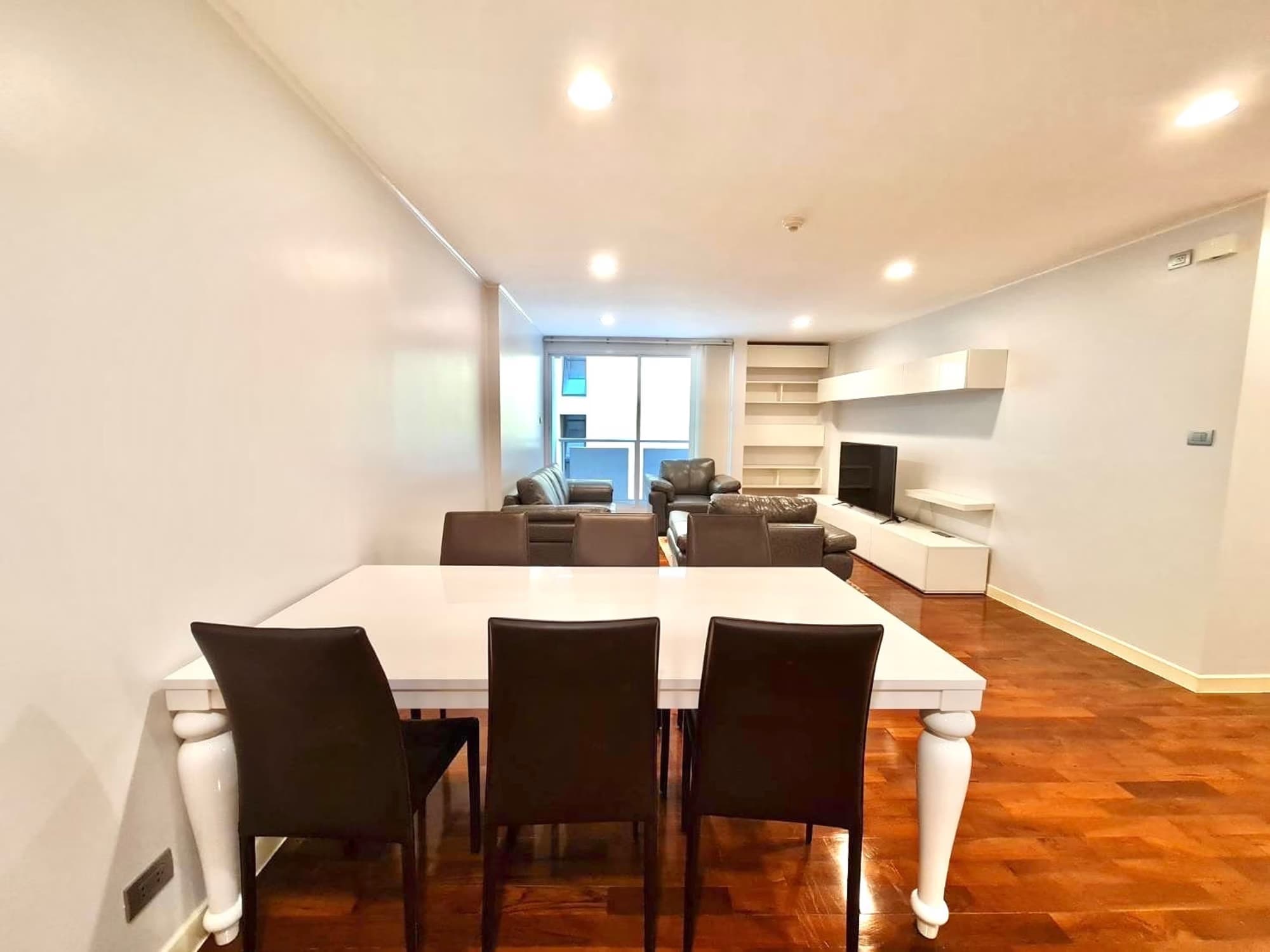 3 Bed Condo for Rent in Pathum Wan - Image 3