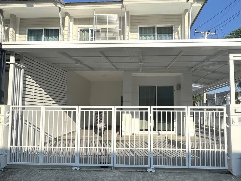 3 Bed Townhouse for Rent in San Kamphaeng
