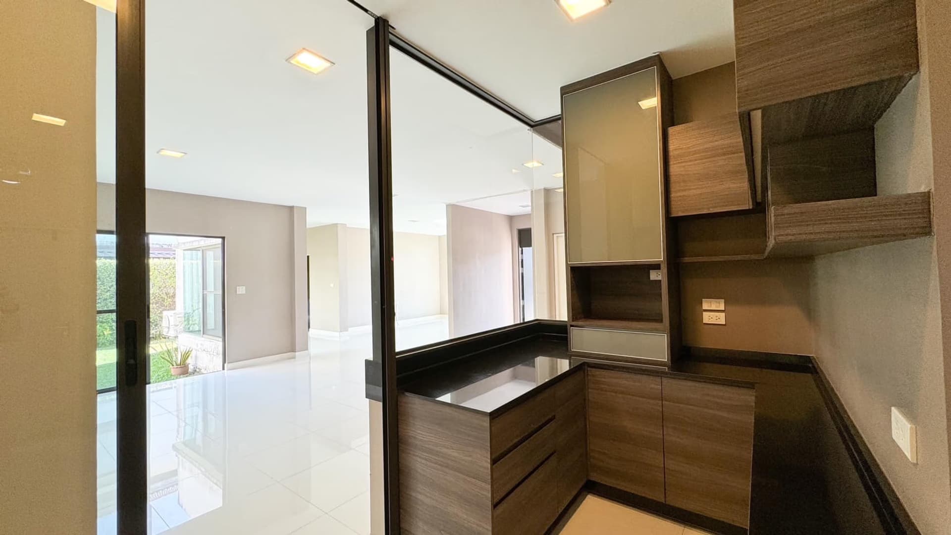 House for Sale at Manthana Rama 9 - Srinakarin - Image 8