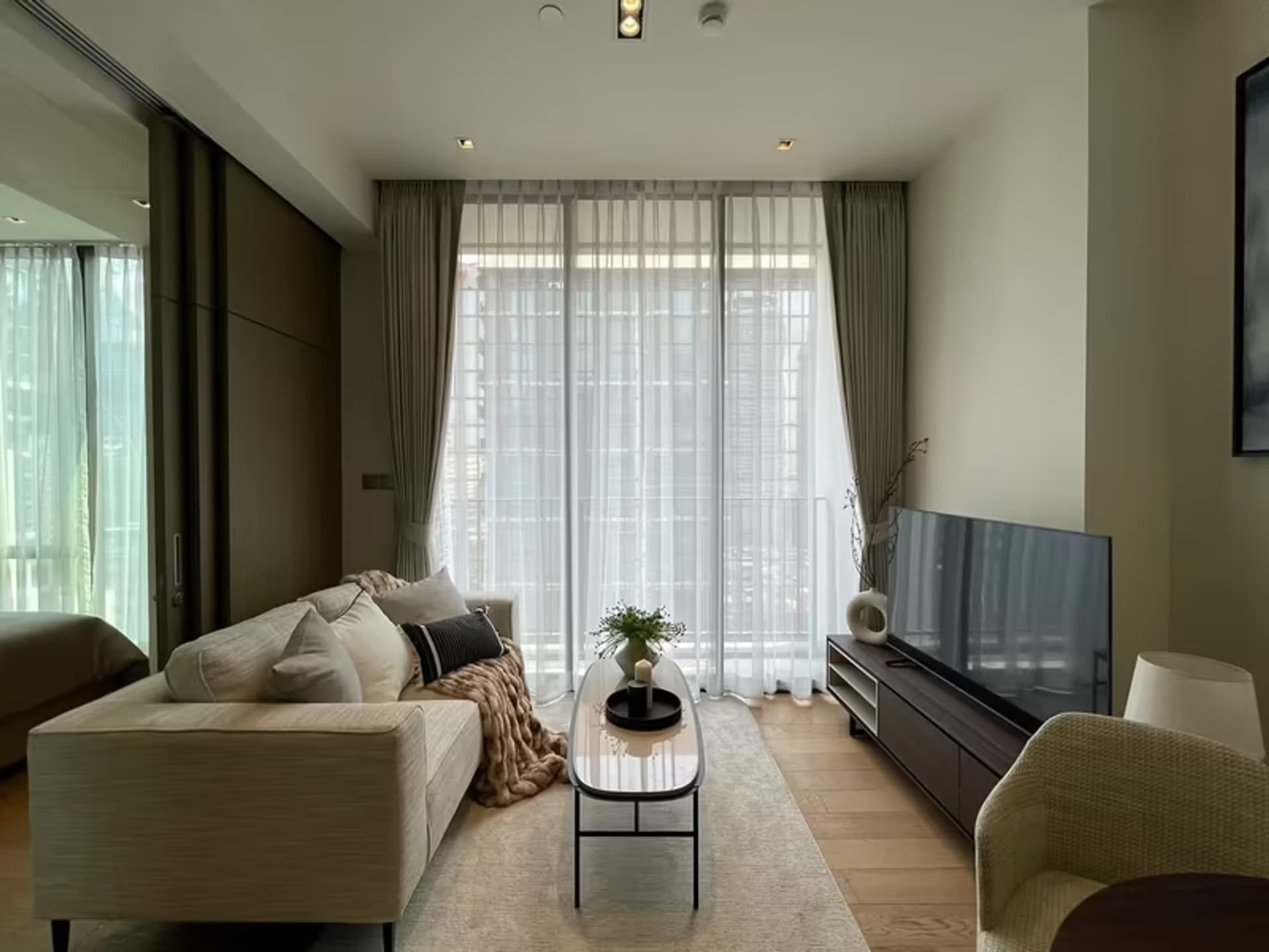  - Image 1