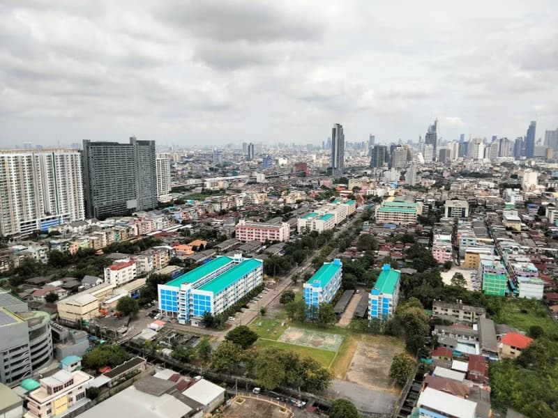 2 Bed Condo for Sale in Thon Buri