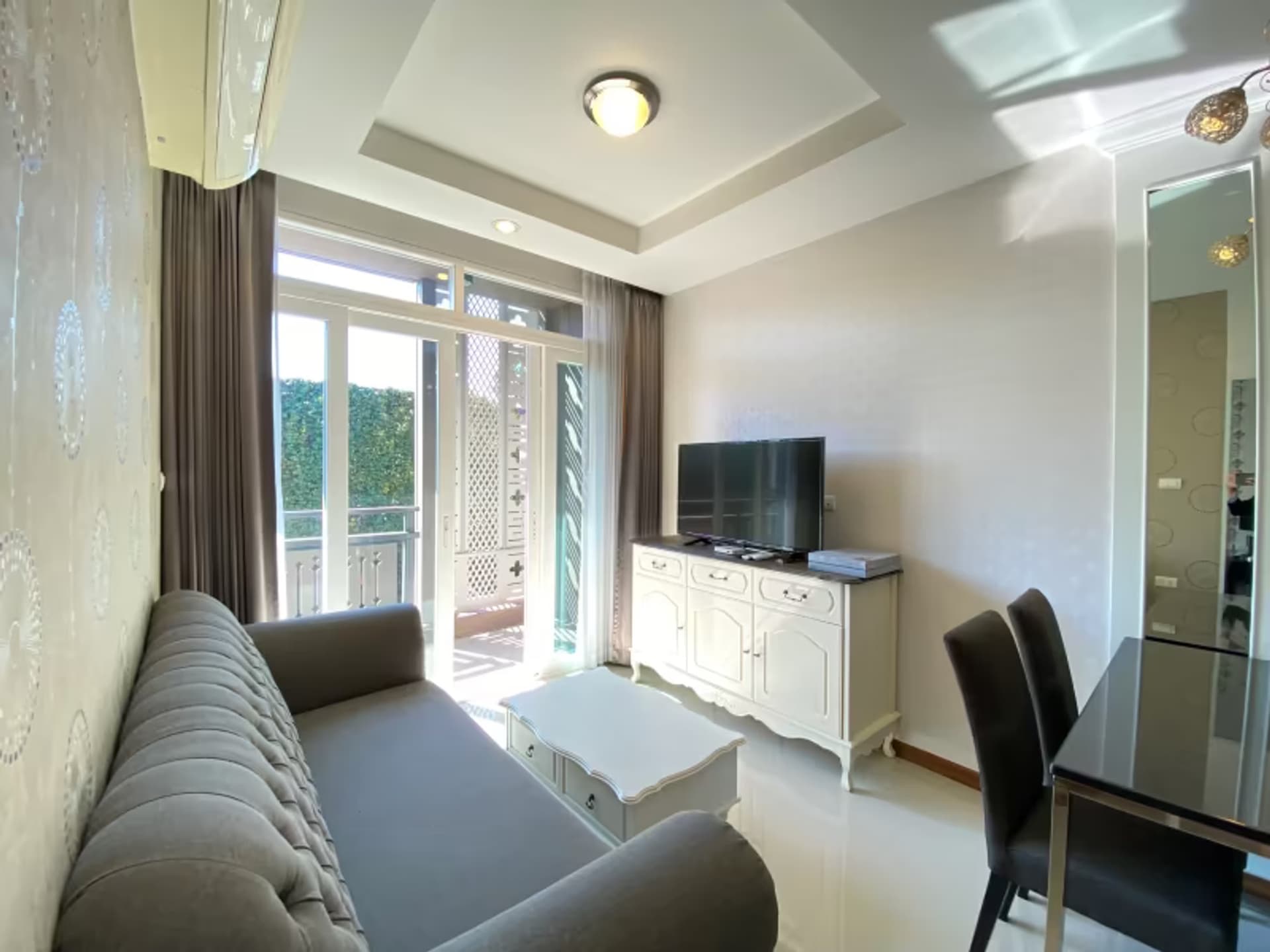 1 Bedroom Condo - Image 1