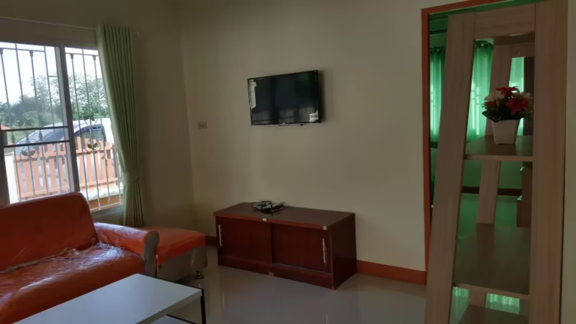 2 Bedroom House - Image 5