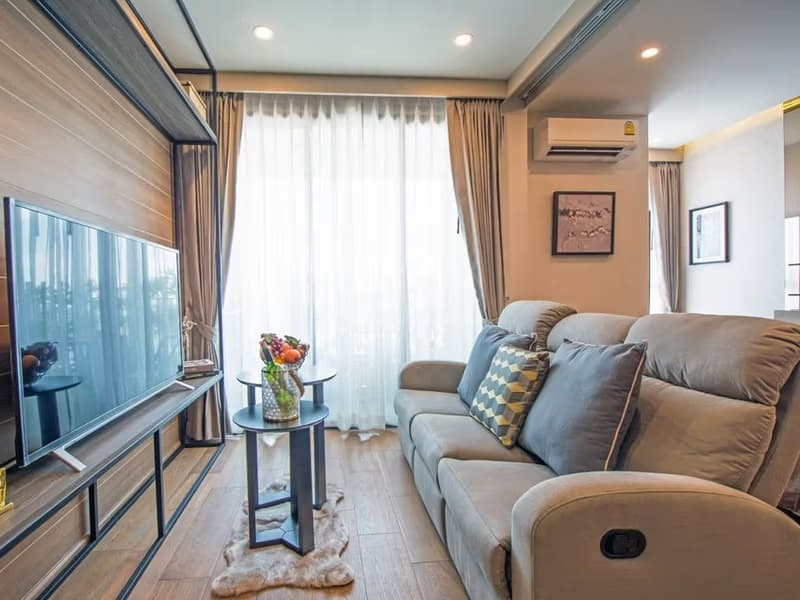 1 Bedroom Condo