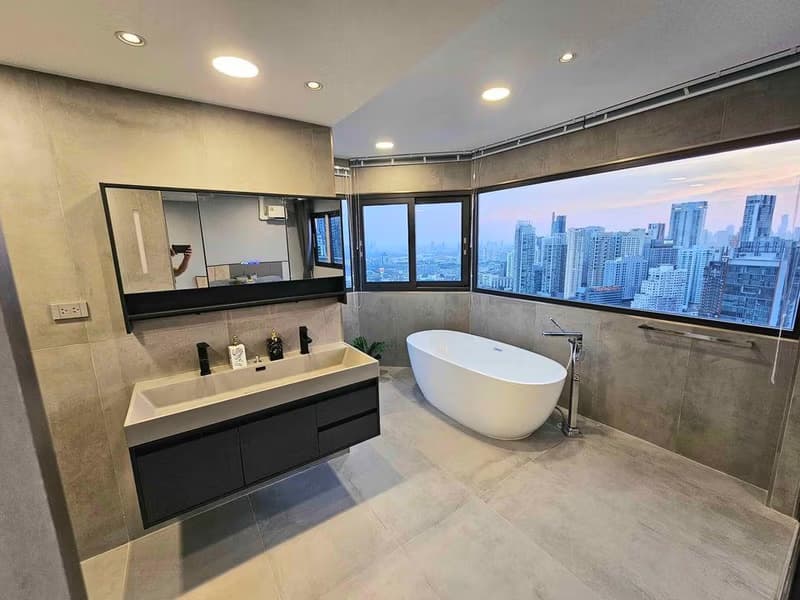 3 Bed Condo for Sale in Khlong Toei