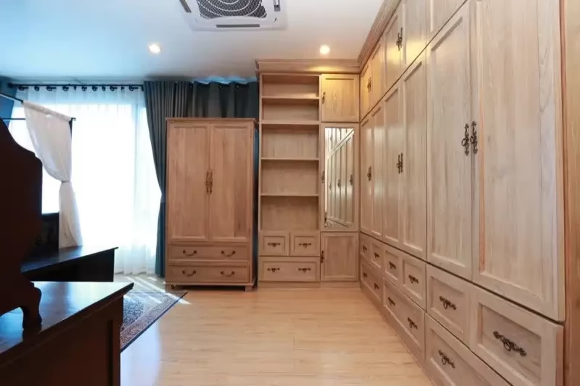 3 Bedroom Condo - Image 6