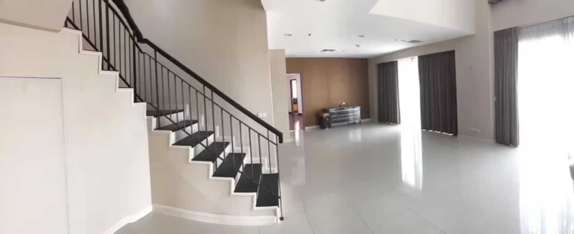 4 Bedroom Condo - Image 6